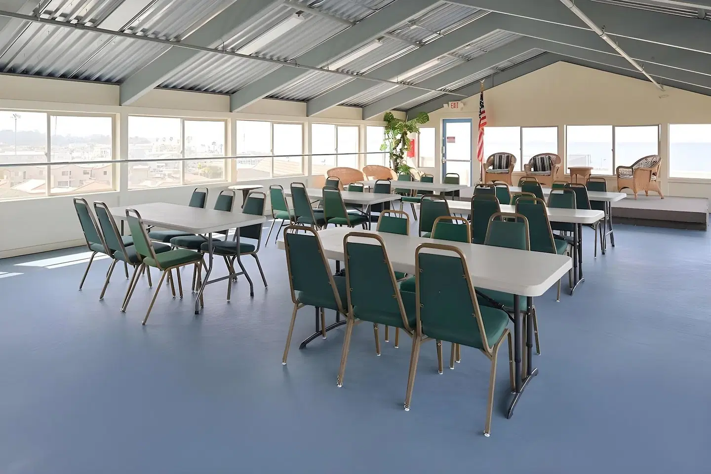 Edgewater Inn and Suites Restaurant