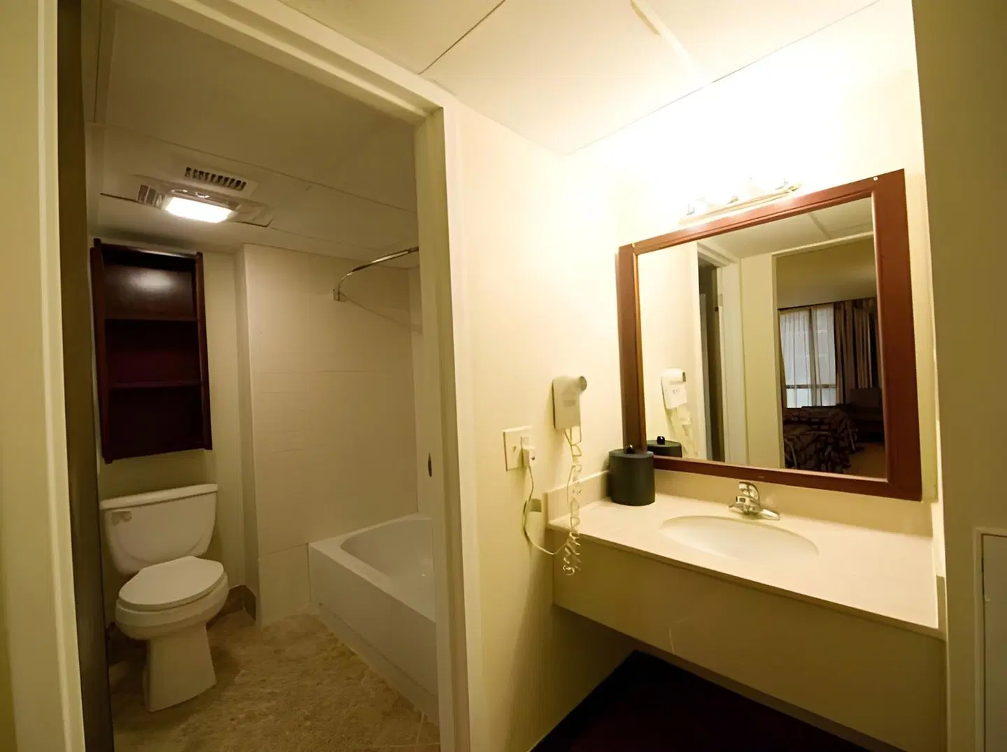 Rodeway Inn Badezimmer