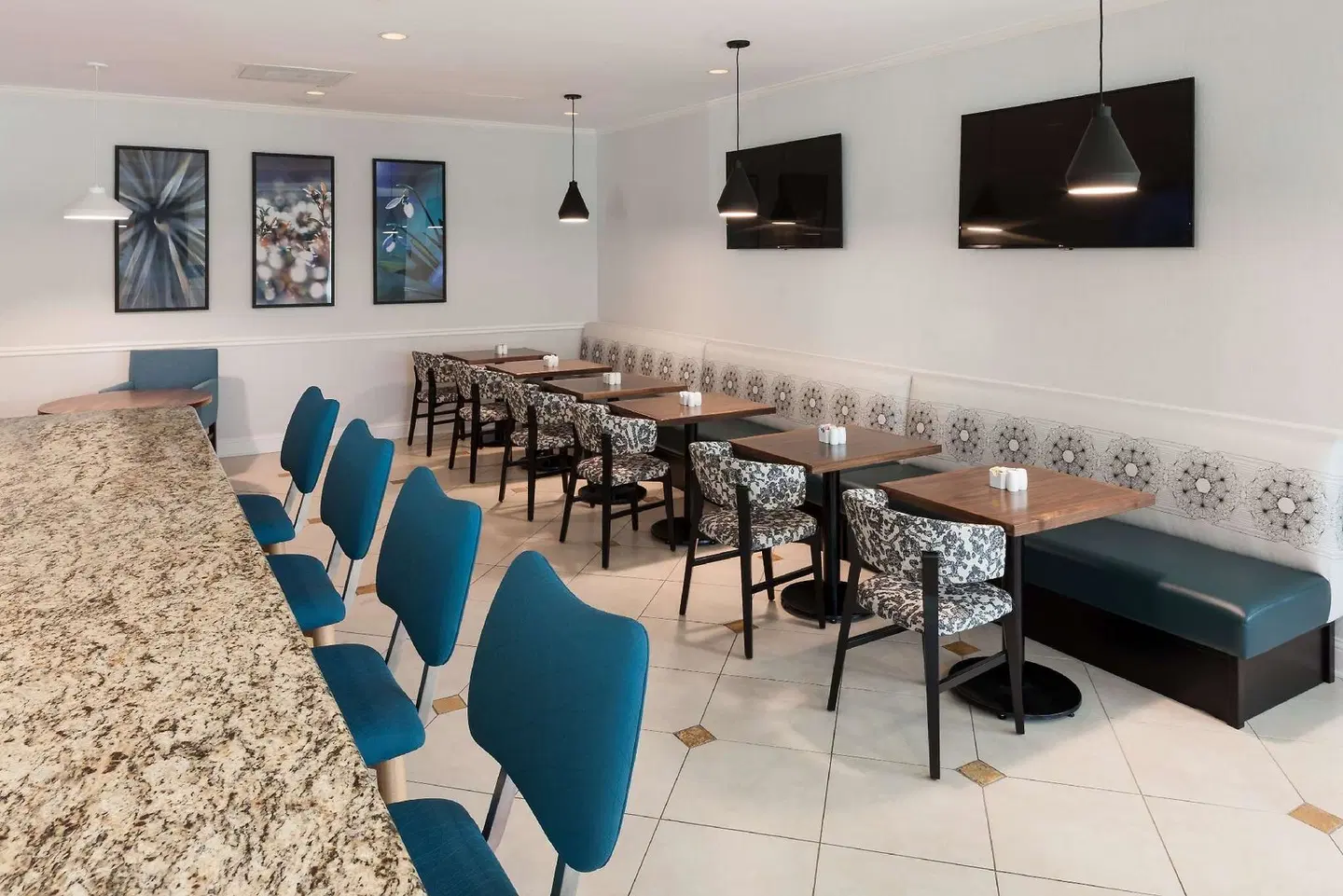 Hilton Garden Inn Frisco Bar