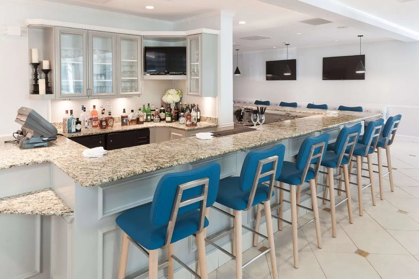 Hilton Garden Inn Frisco Bar