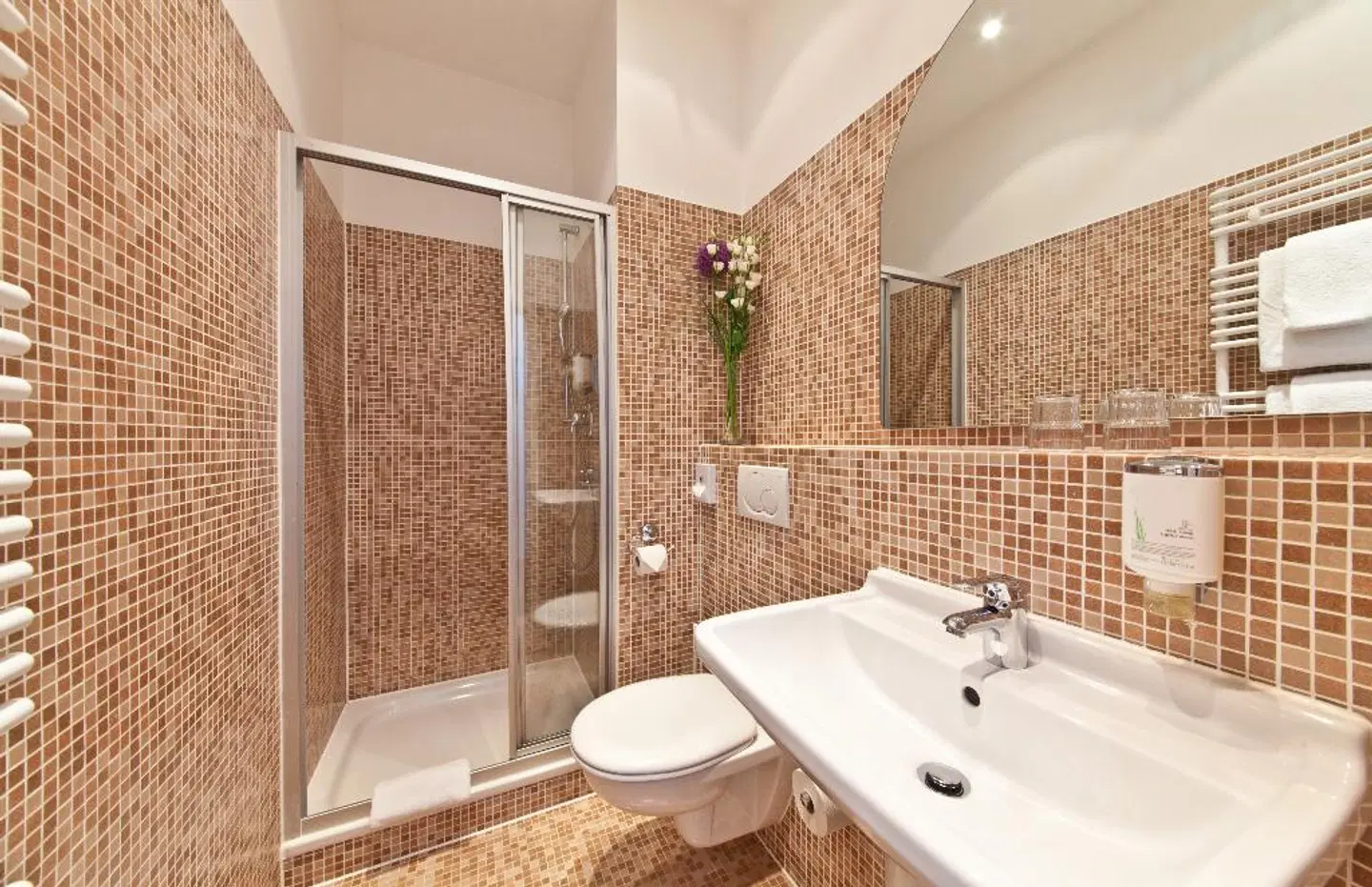 Novum Hotel Holstenwall Badezimmer