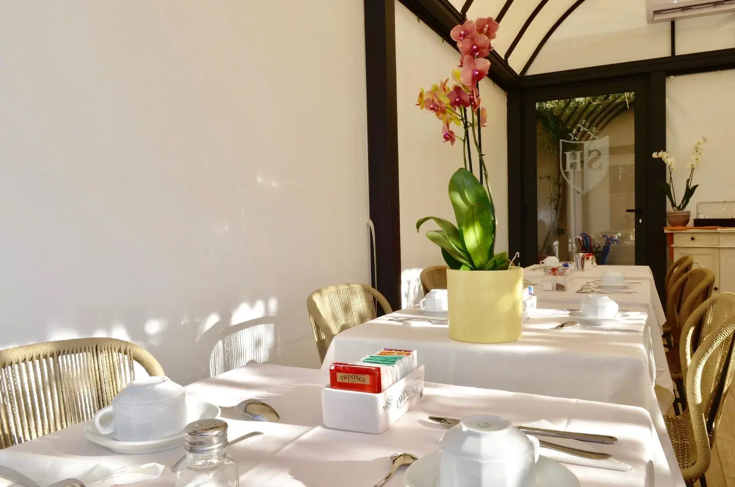 Sourire Hotel Restaurant