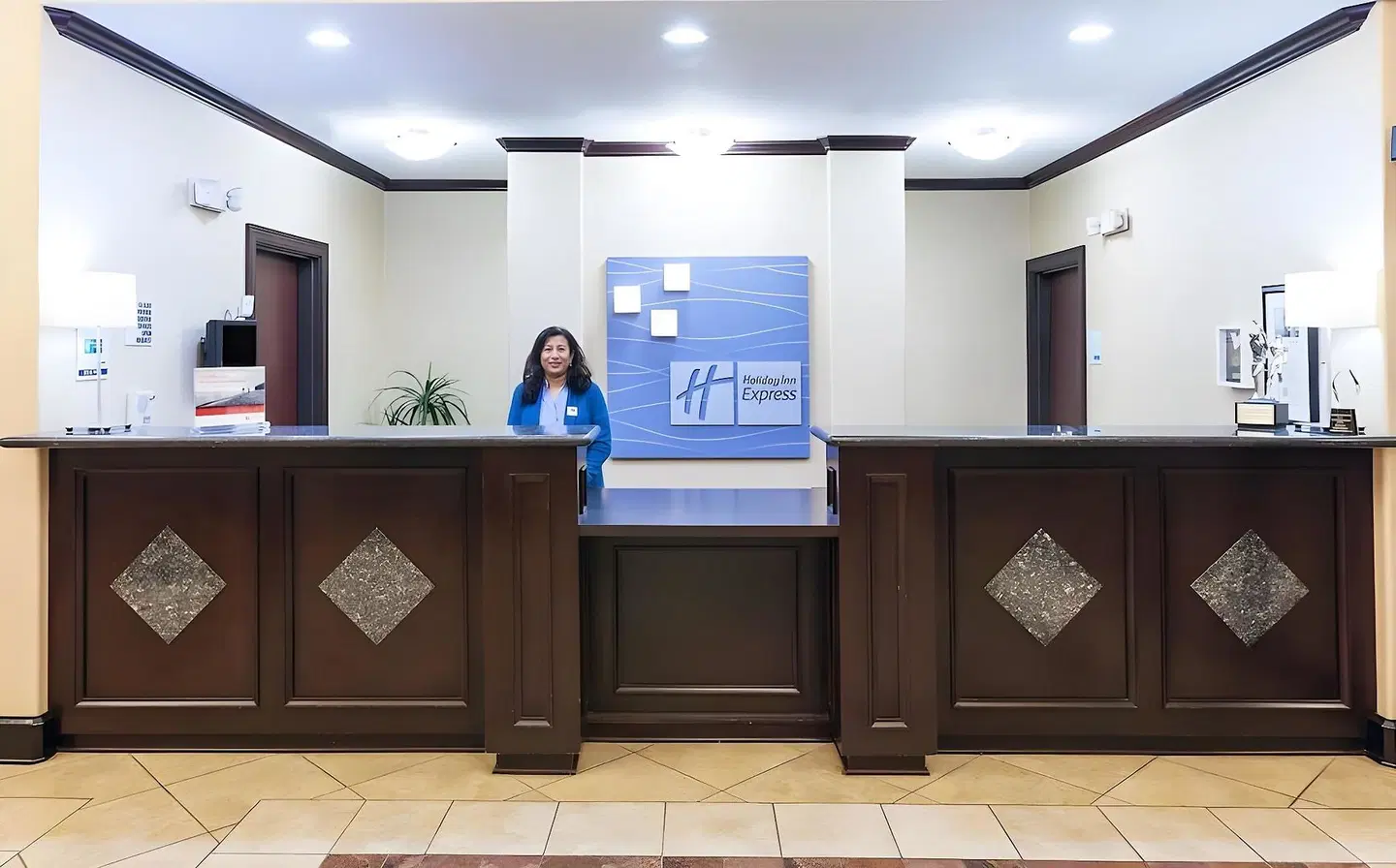 Holiday Inn Express & Suites Henderson-Traffic Star by IHG LOUNGE_LOBBY