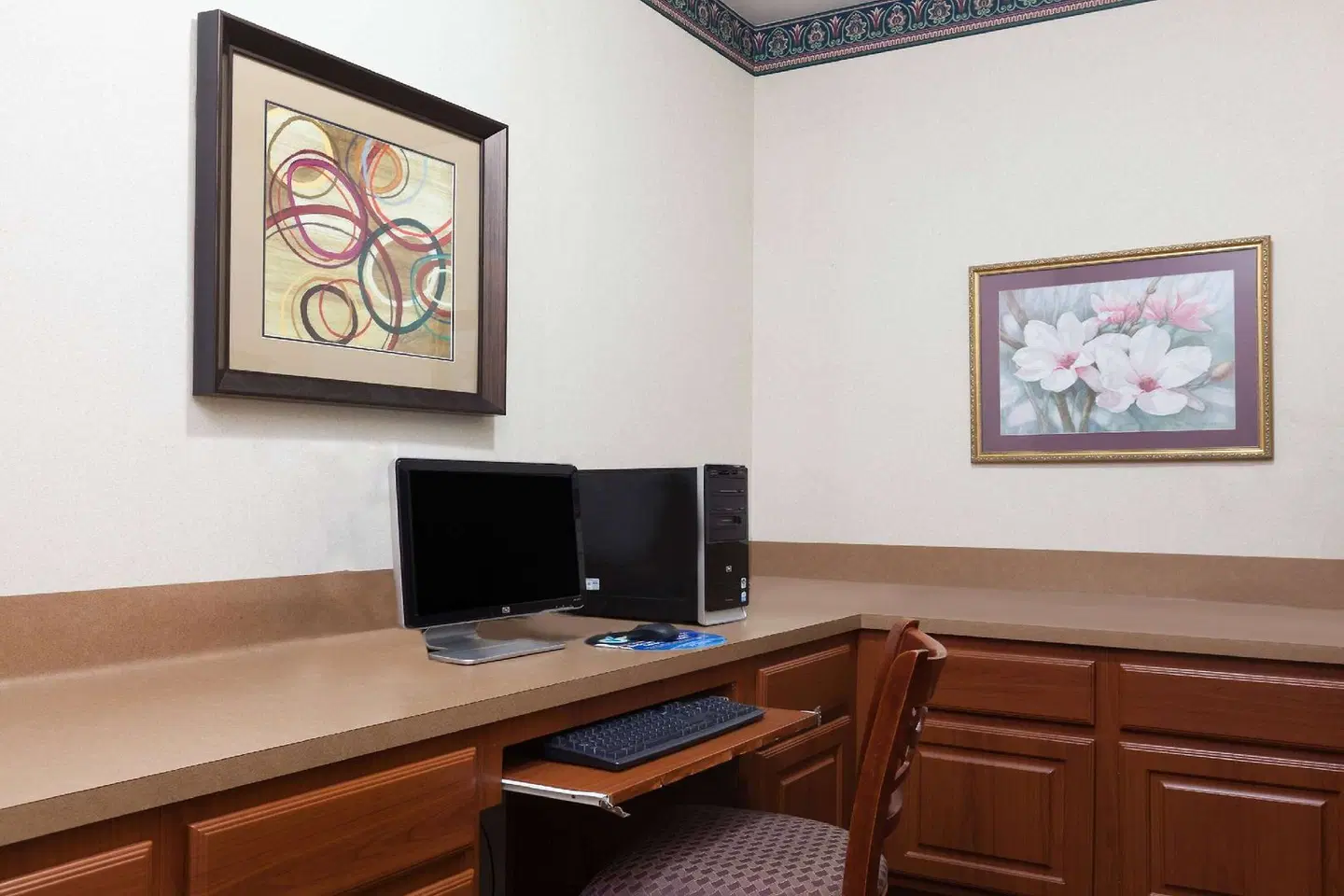 Super 8 by Wyndham Huntsville LOUNGE_LOBBY