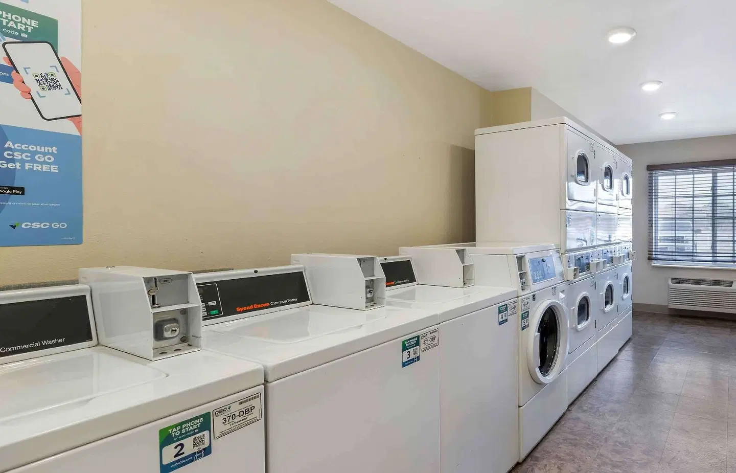 Value Place Lubbock West Badezimmer