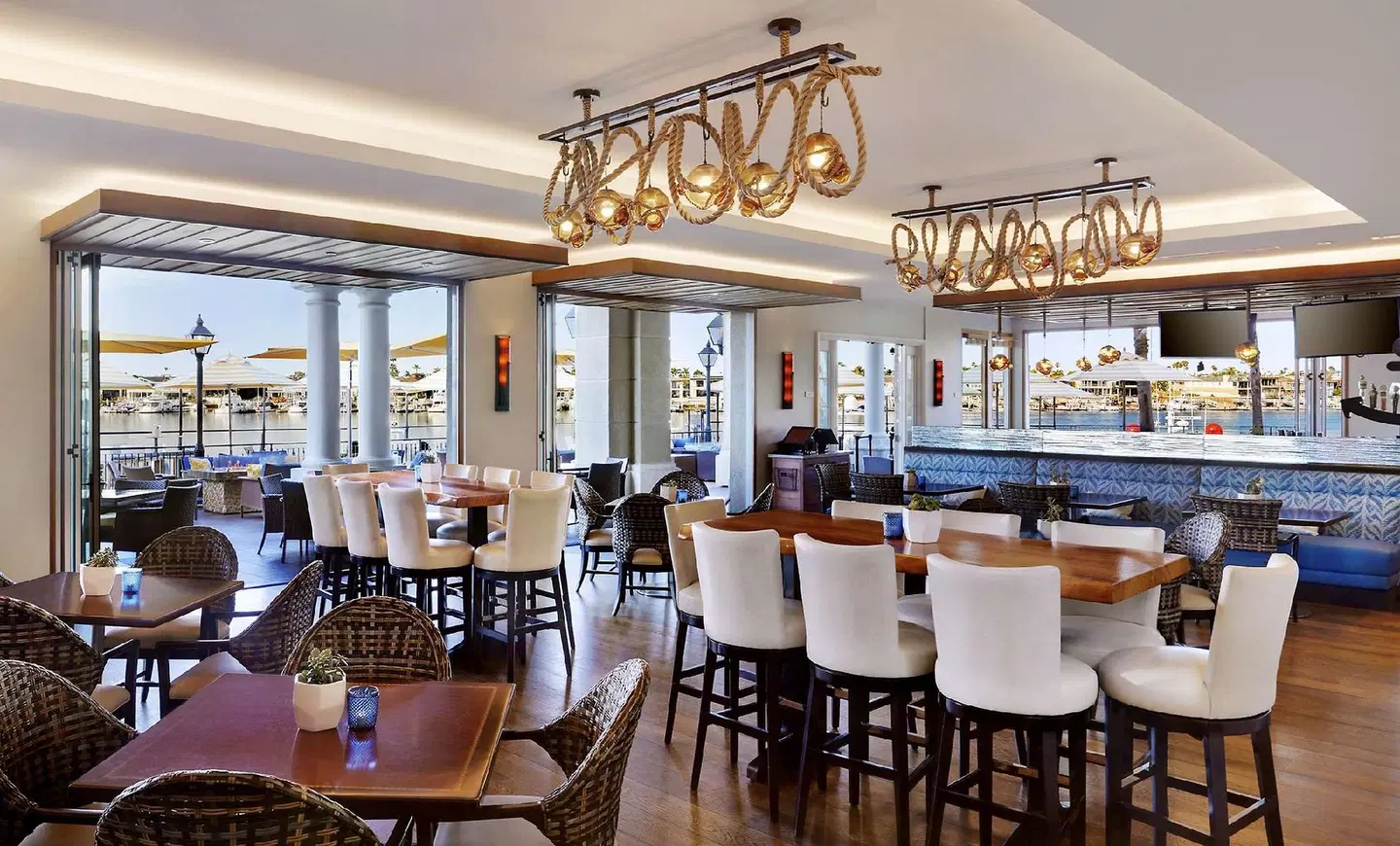 Balboa Bay Resort Bar