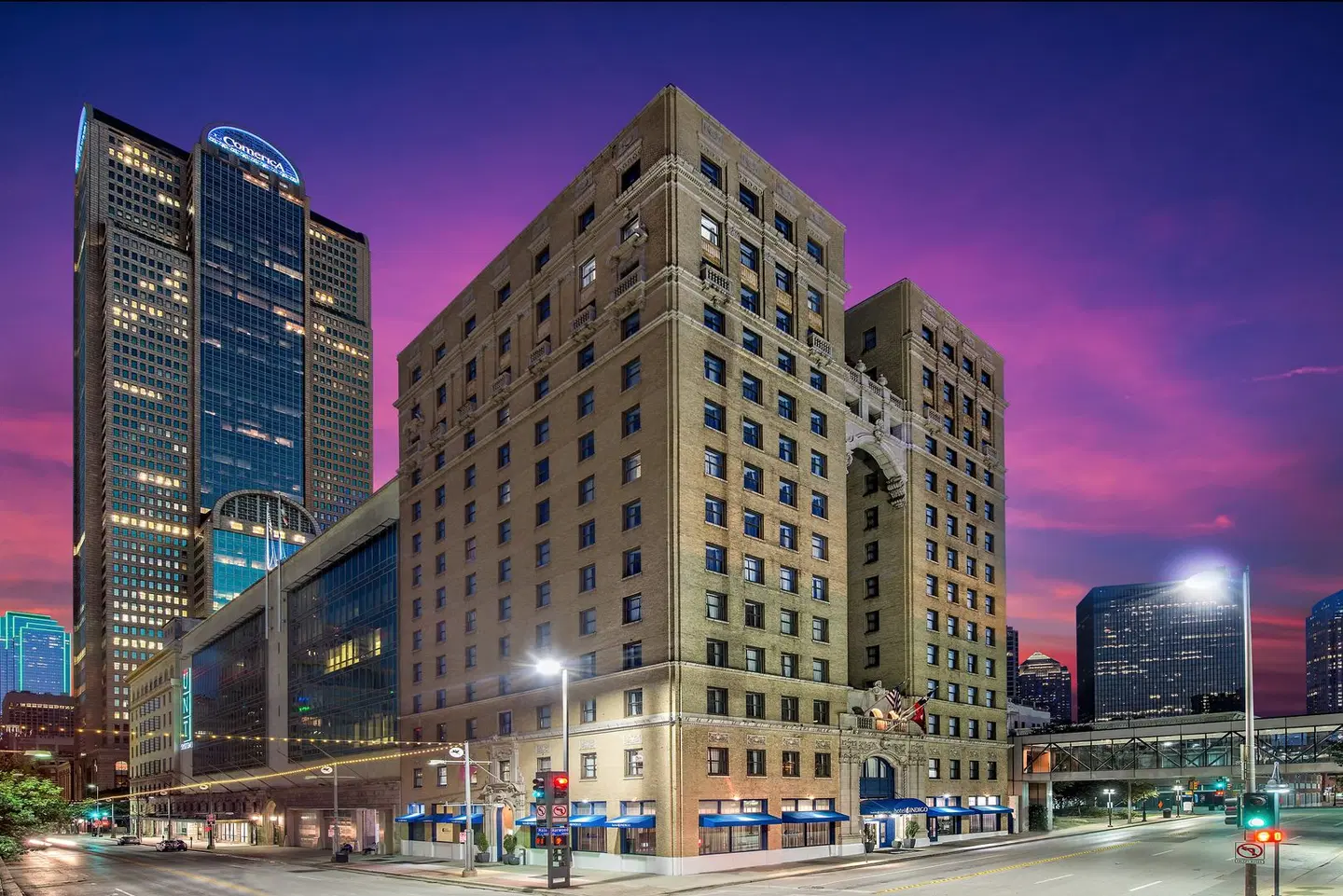 Hotel Indigo Dallas Downtown by IHG EXTERIOR
