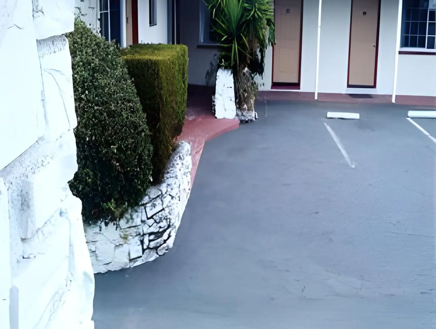 Bayside Inn EXTERIOR
