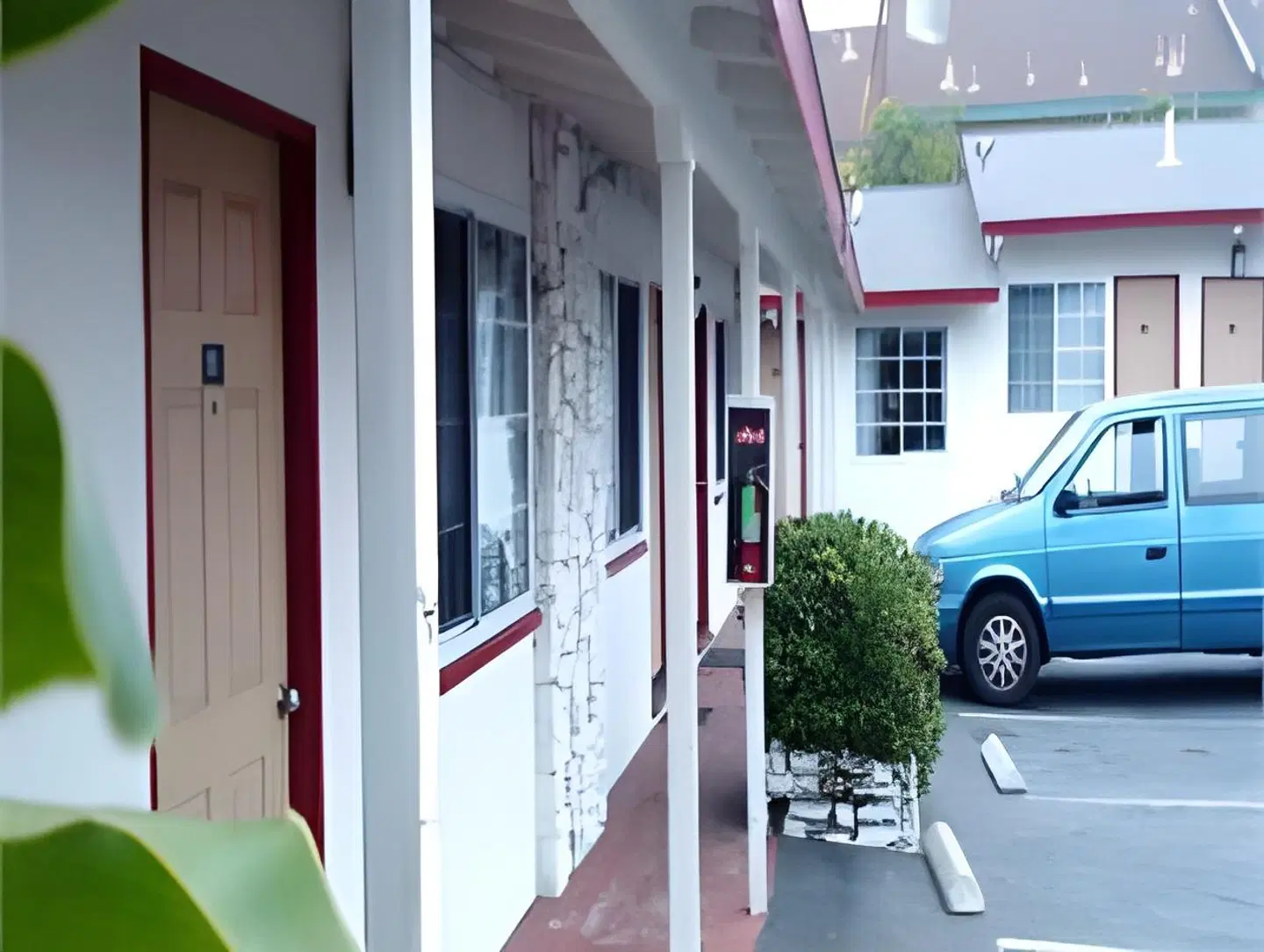 Bayside Inn EXTERIOR