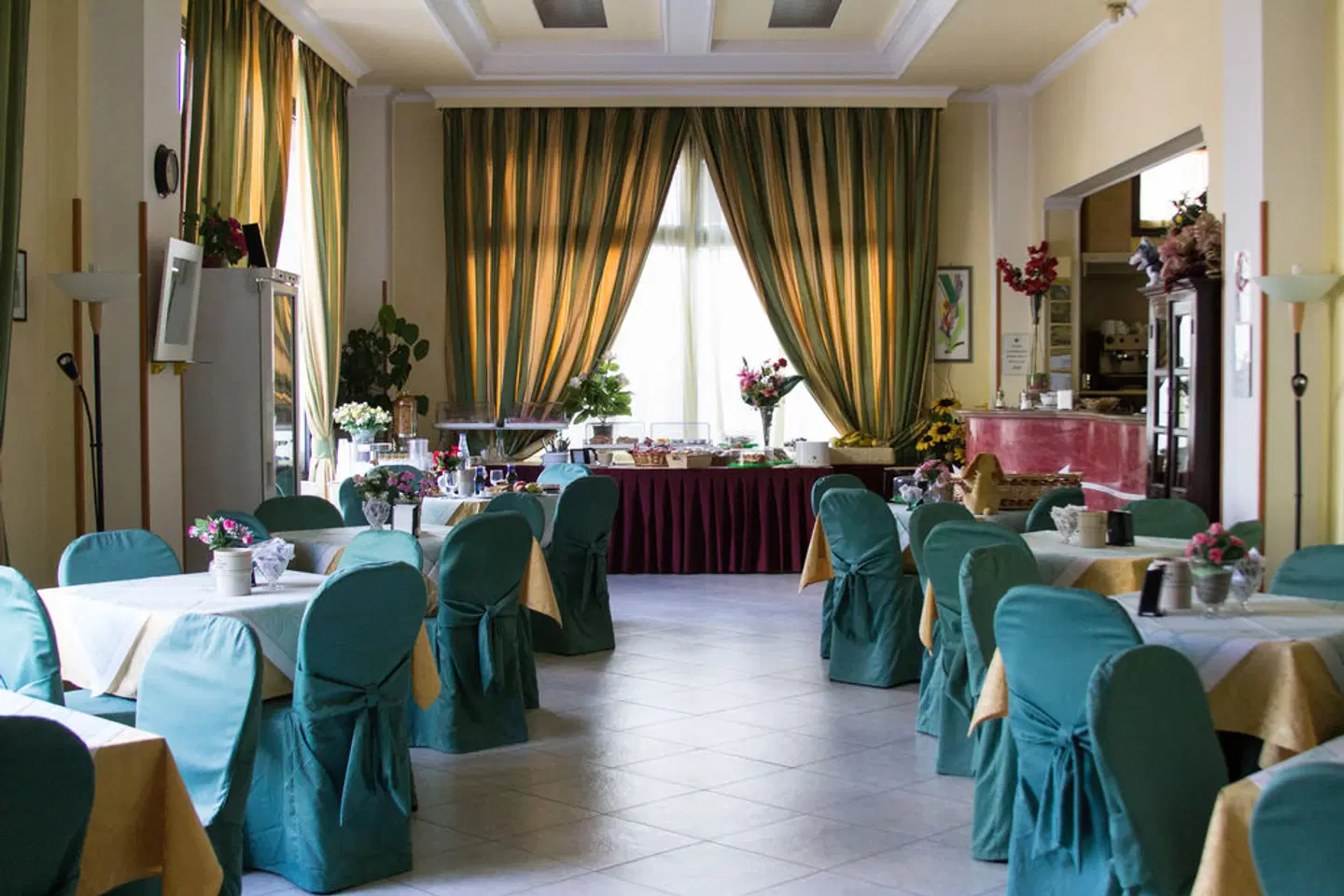 degli Amici Restaurant