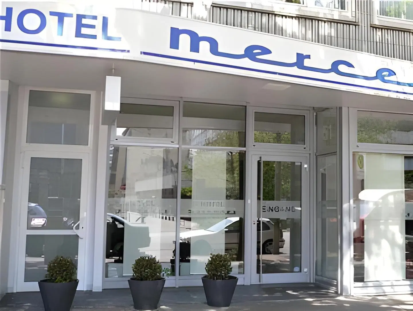 Mercedes EXTERIOR