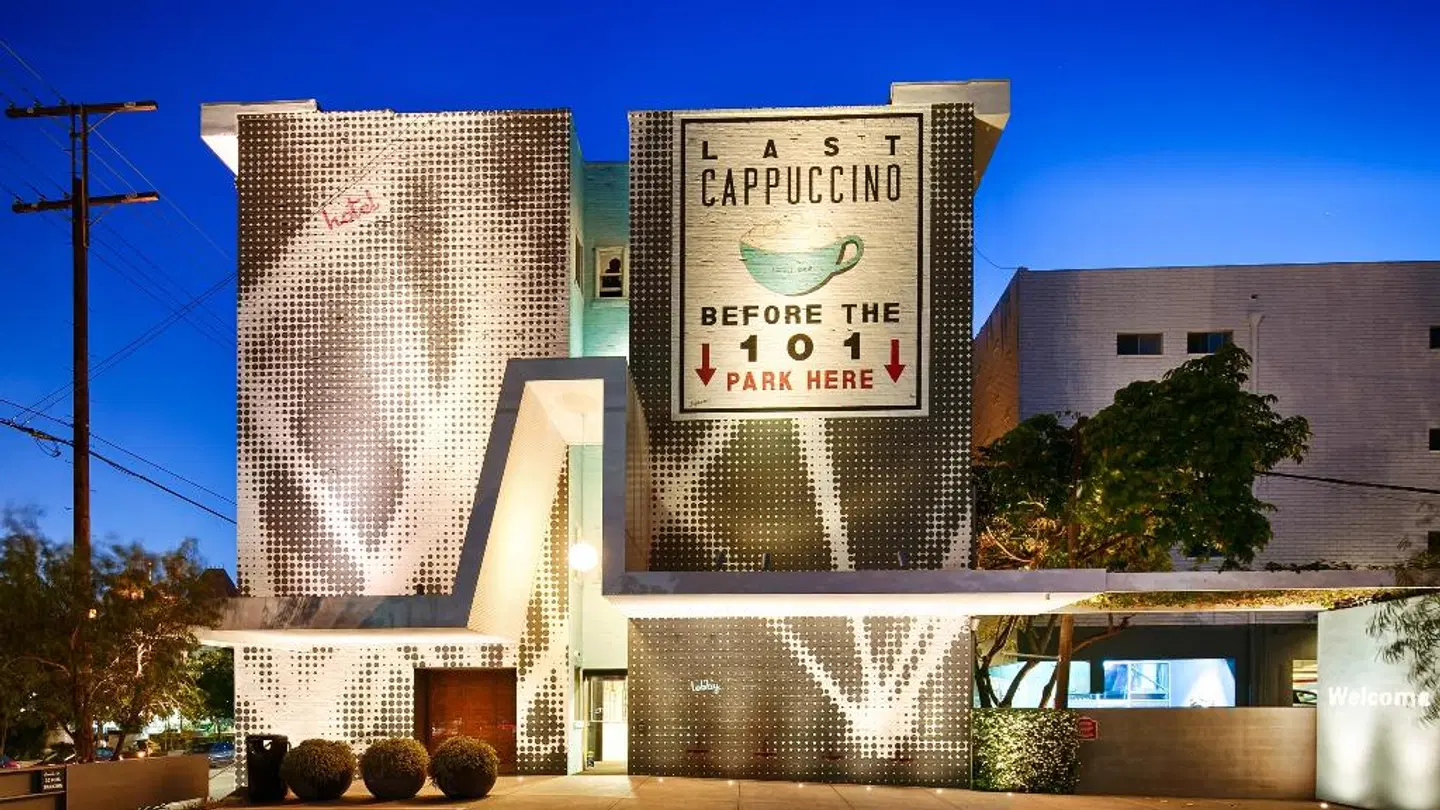 Best Western PLUS Hollywood Hills EXTERIOR