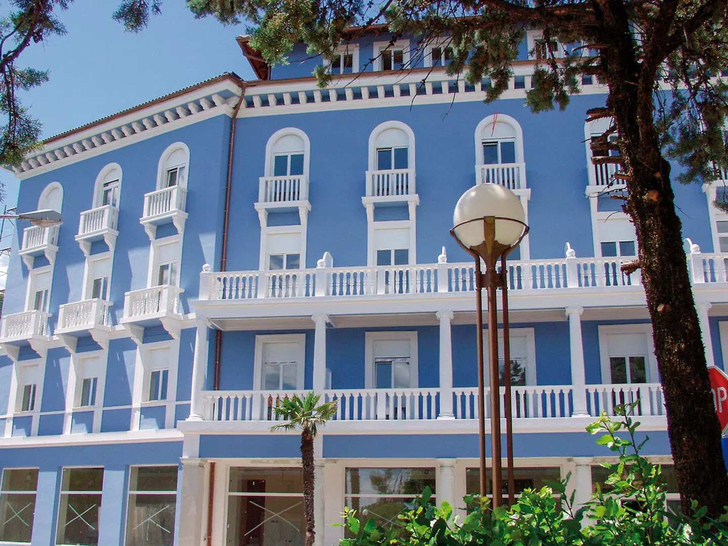 Park EXTERIOR