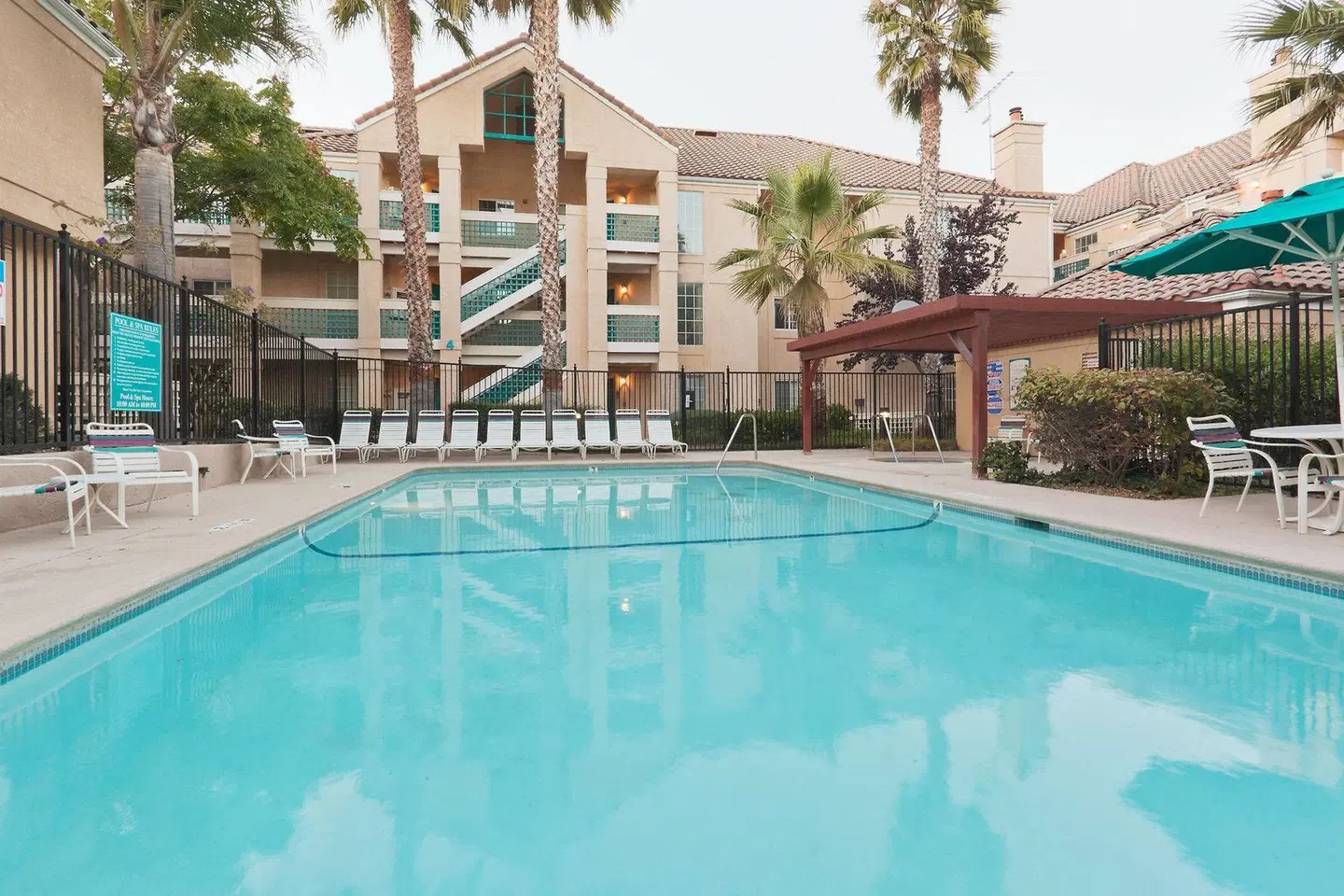 Sonesta ES Suites San Francisco Airport San Bruno OUTDOOR_POOL
