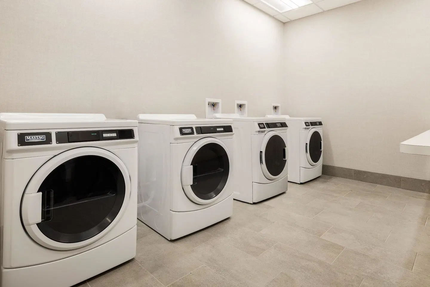 Element San Jose Airport Badezimmer