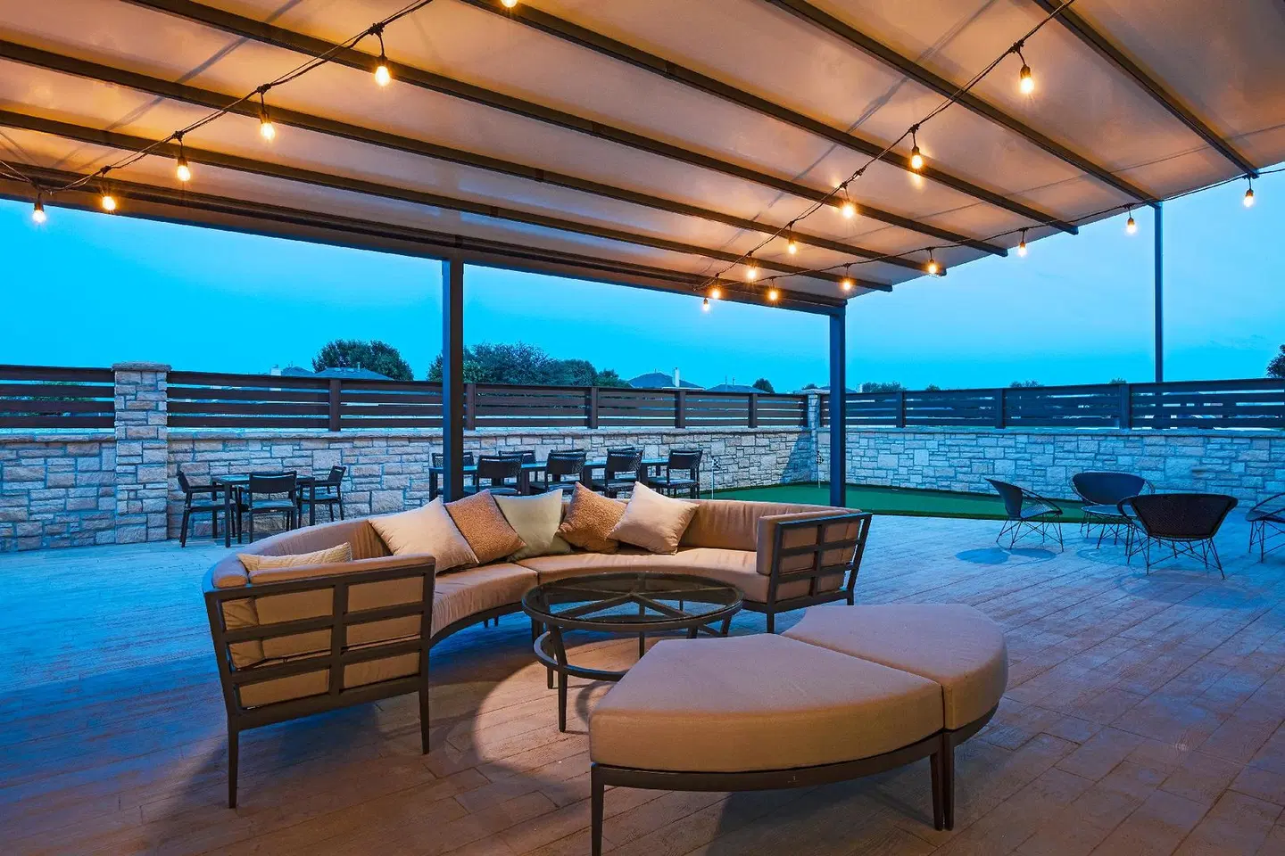 Courtyard by Marriott Dallas Grand Prairie Terrasse