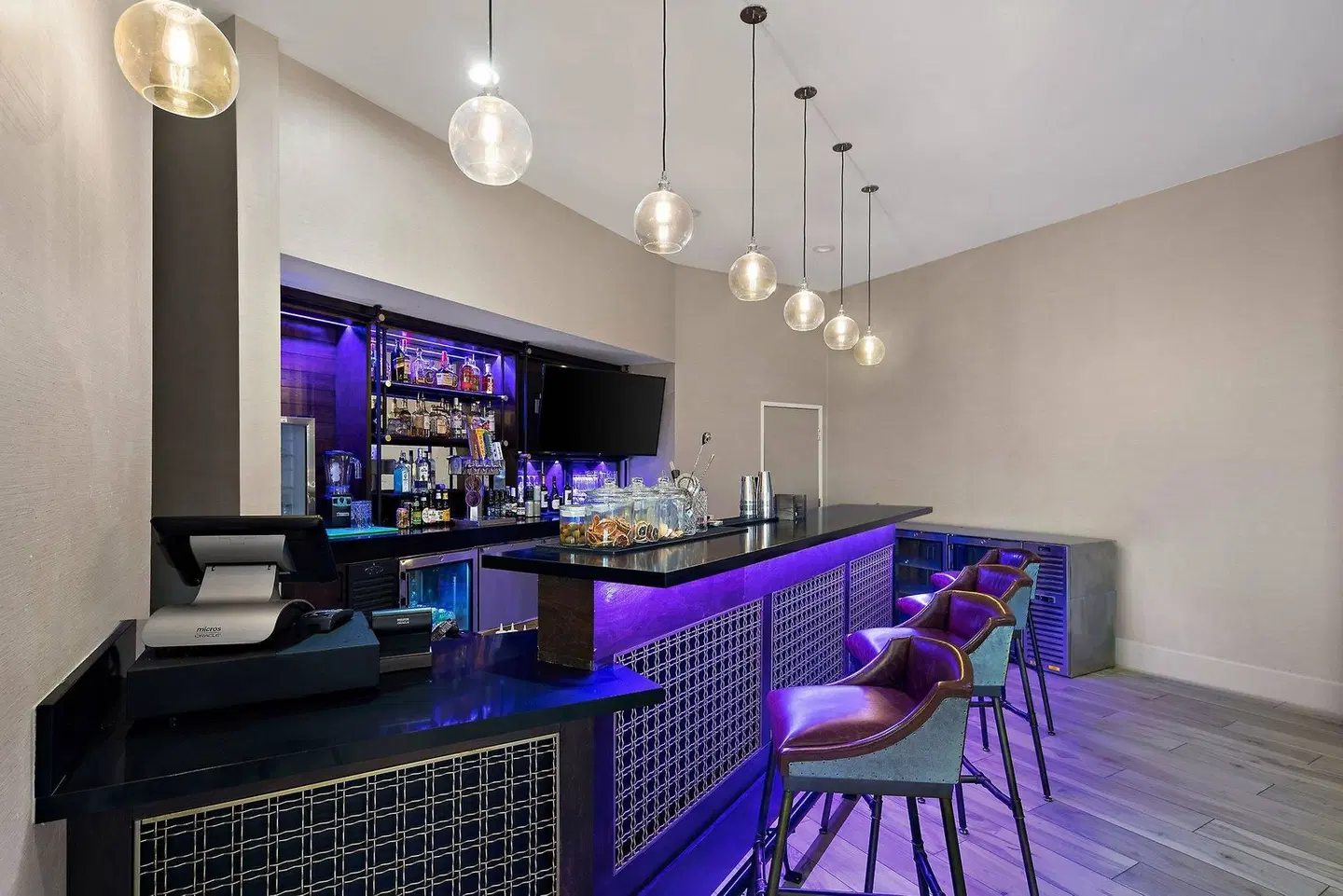 Four Points by Sheraton Plano Bar