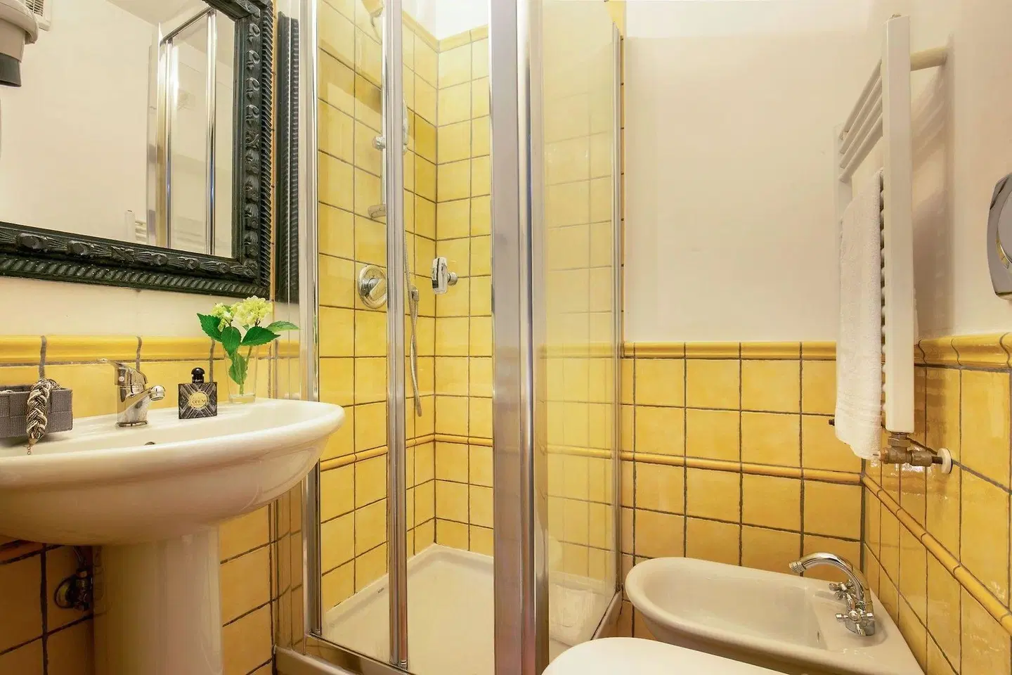Bollo Apartments Badezimmer