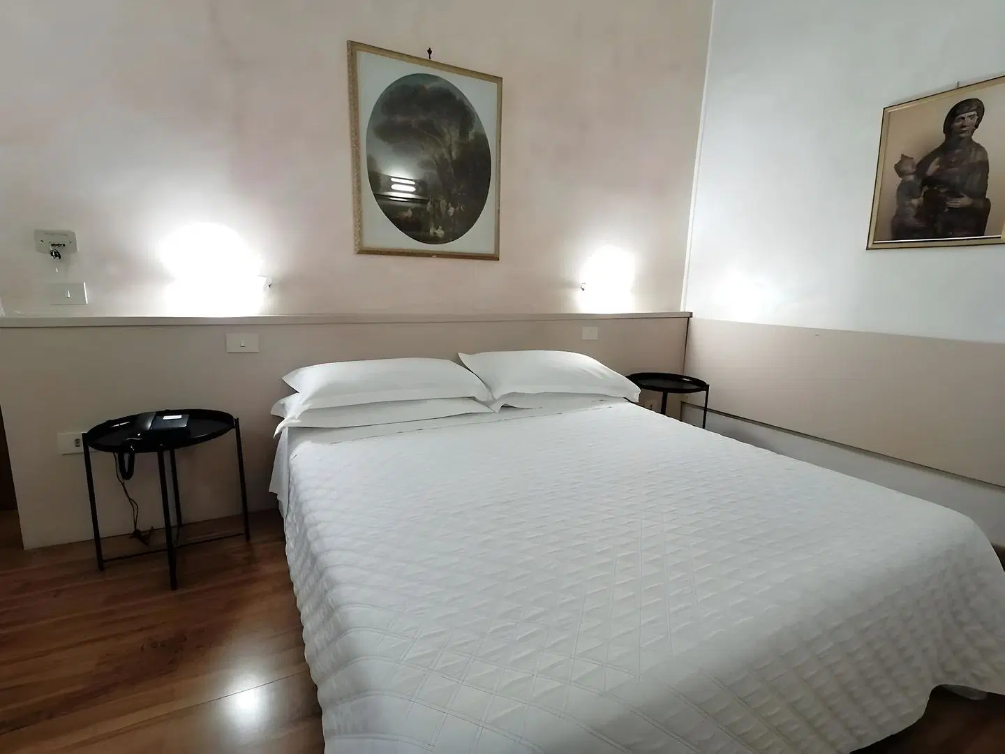 Julia ROOM_EXAMPLE