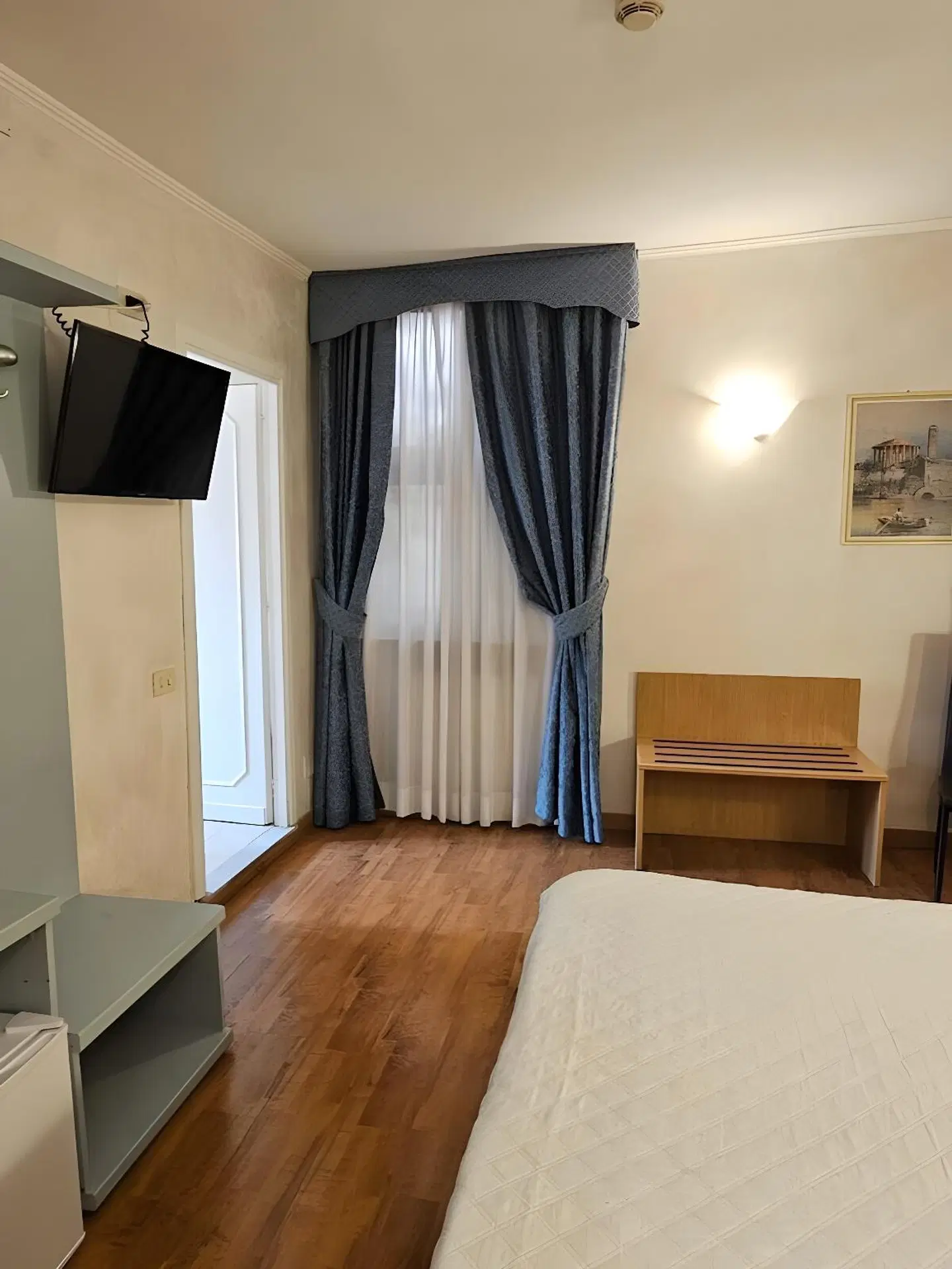Julia ROOM_EXAMPLE