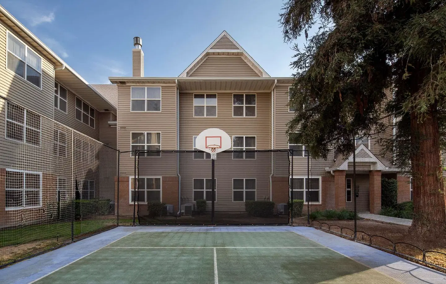 Sonesta ES Suites Fresno EXTERIOR