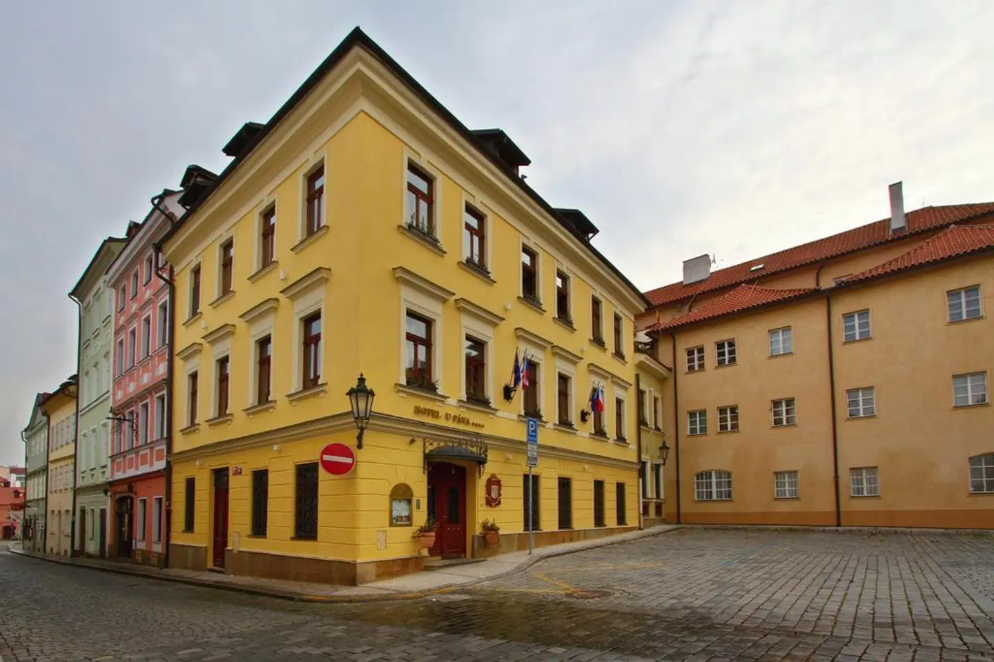 U Páva EXTERIOR