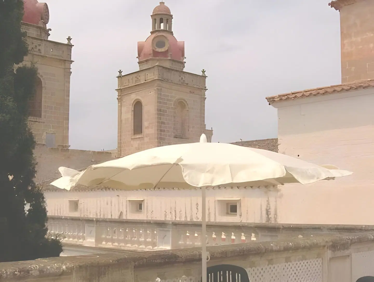 El Claustre de Ciutadella EXTERIOR