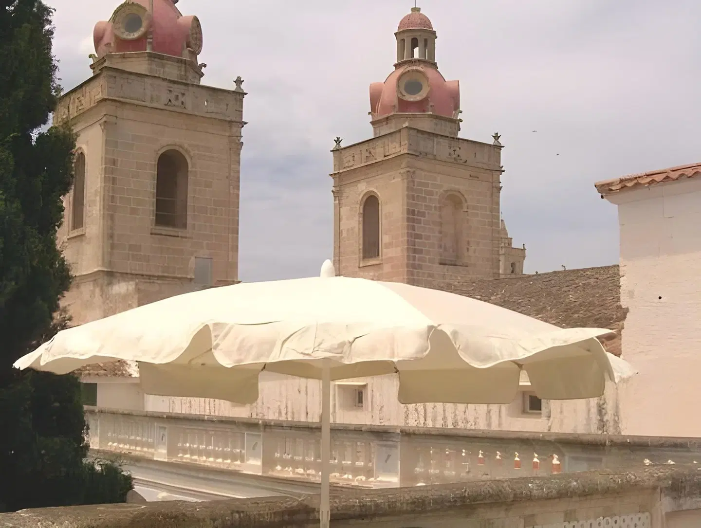El Claustre de Ciutadella EXTERIOR