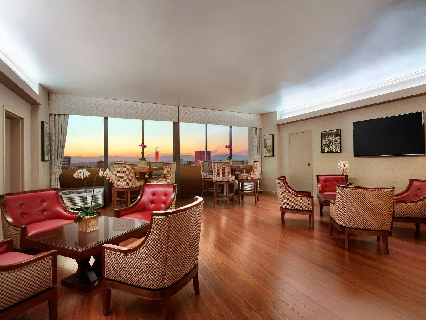Radisson Hotel Los Angeles Midtown at USC Restaurant