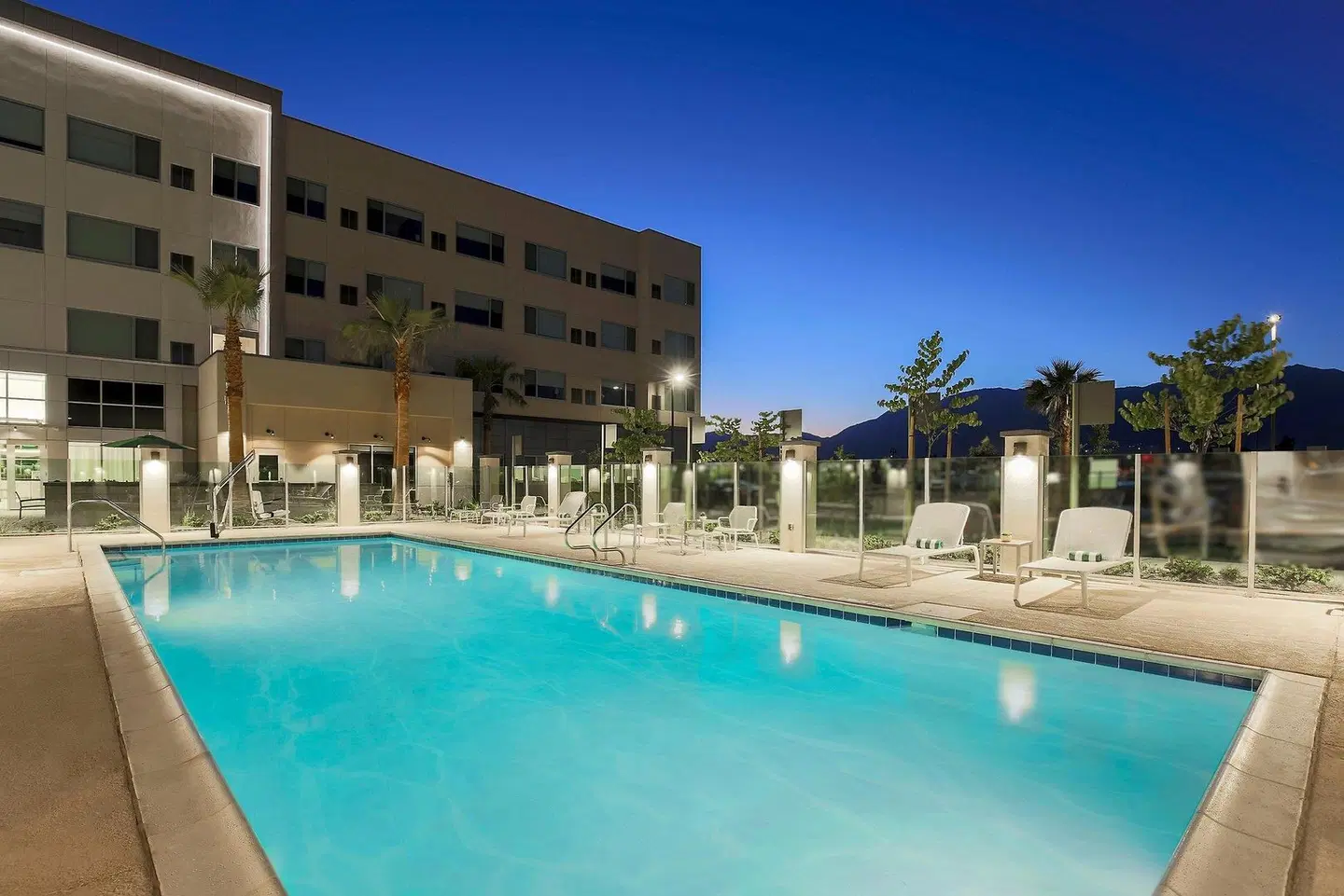 Element by Westin Ontario OUTDOOR_POOL