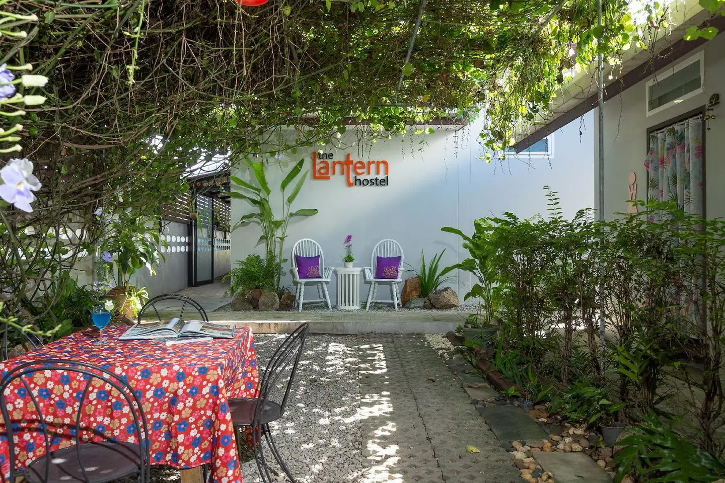 The Lantern Hostel, Chalong ,Phuket Terrasse