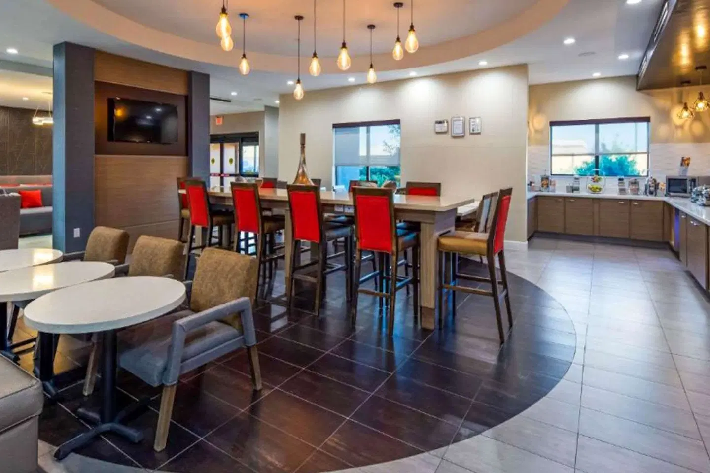 Comfort Inn & Suites Houston I-45 North - IAH Bar