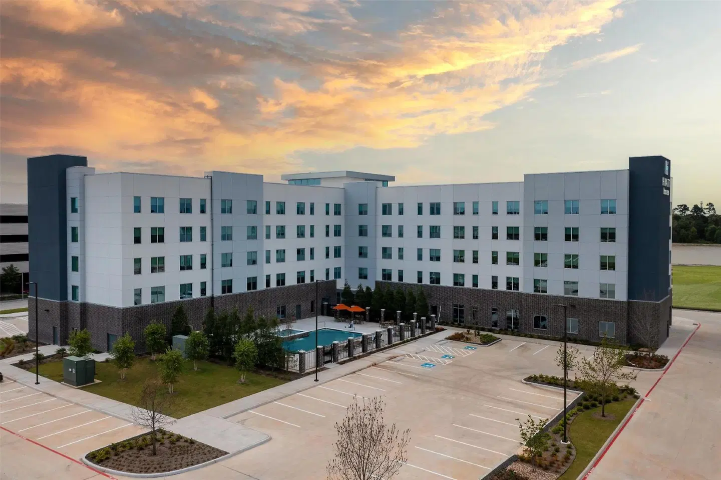 Hyatt House The Woodlands / Shenandoah EXTERIOR