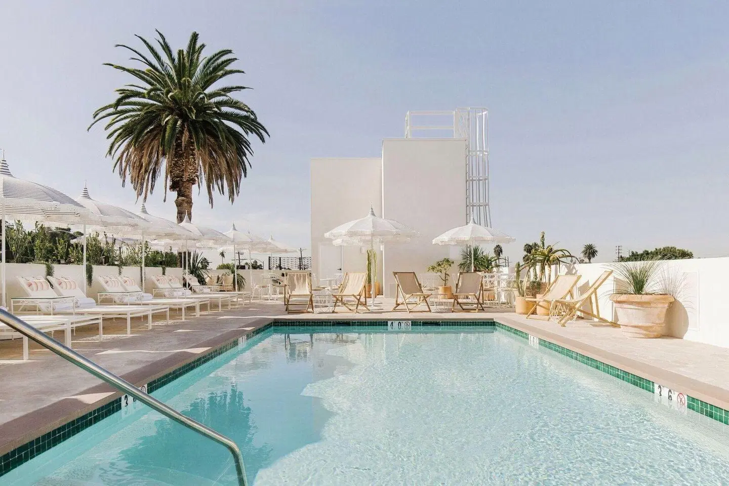 Silver Lake Pool & Inn OUTDOOR_POOL