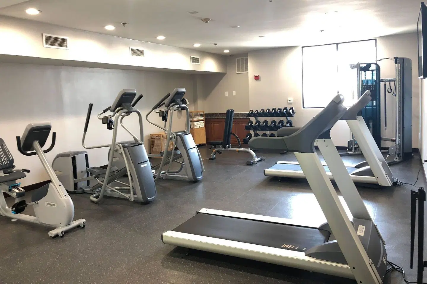 Country Inn & Suites by Radisson, San Jose International Airport, CA SPORTS_AND_LEISURE