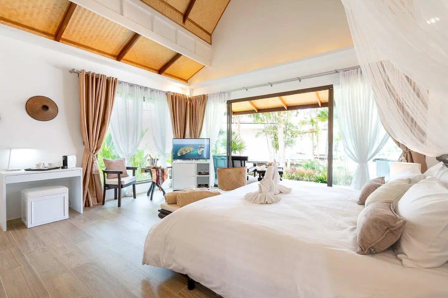 Lanta Palace Resort & Beach Club ROOM_EXAMPLE