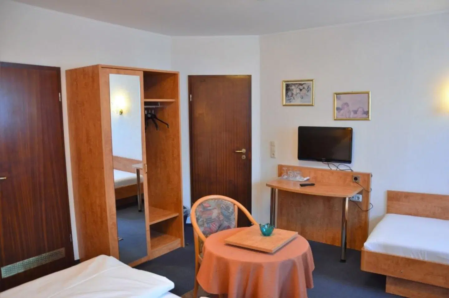 Steen's Hotel ROOM_EXAMPLE