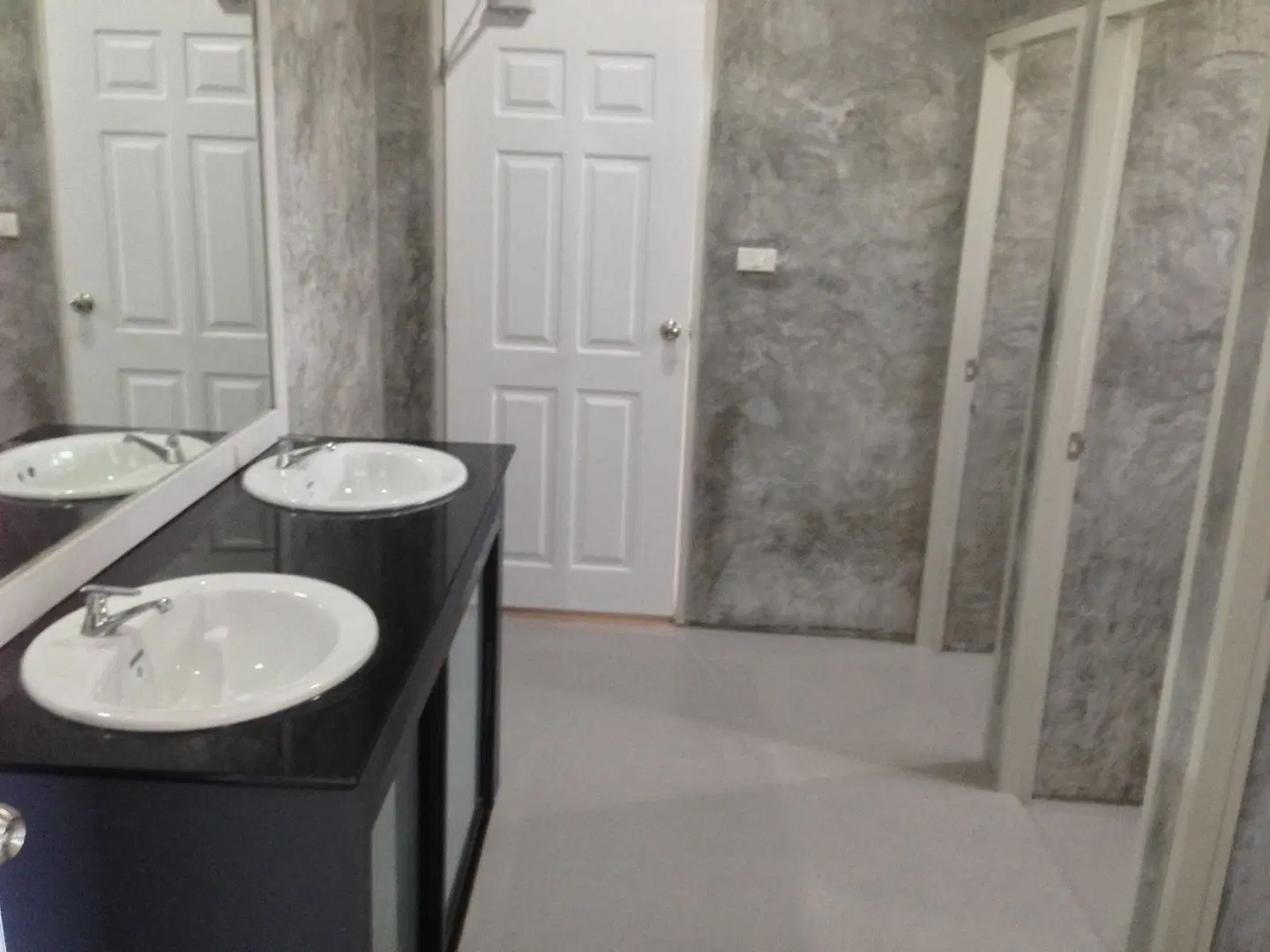 Samui Backpacker Hotel Badezimmer