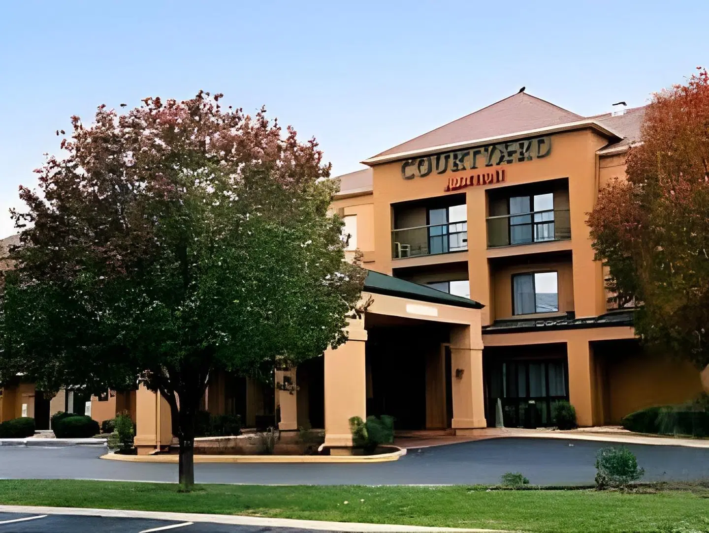Courtyard by Marriott Lubbock EXTERIOR