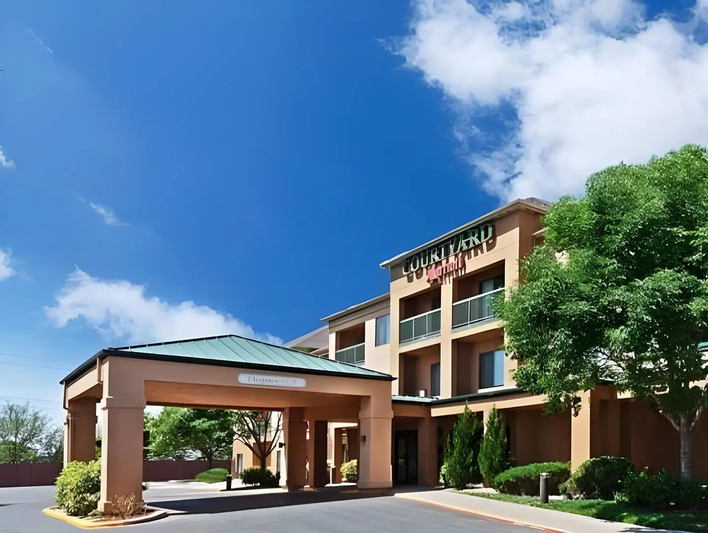Courtyard by Marriott Lubbock EXTERIOR