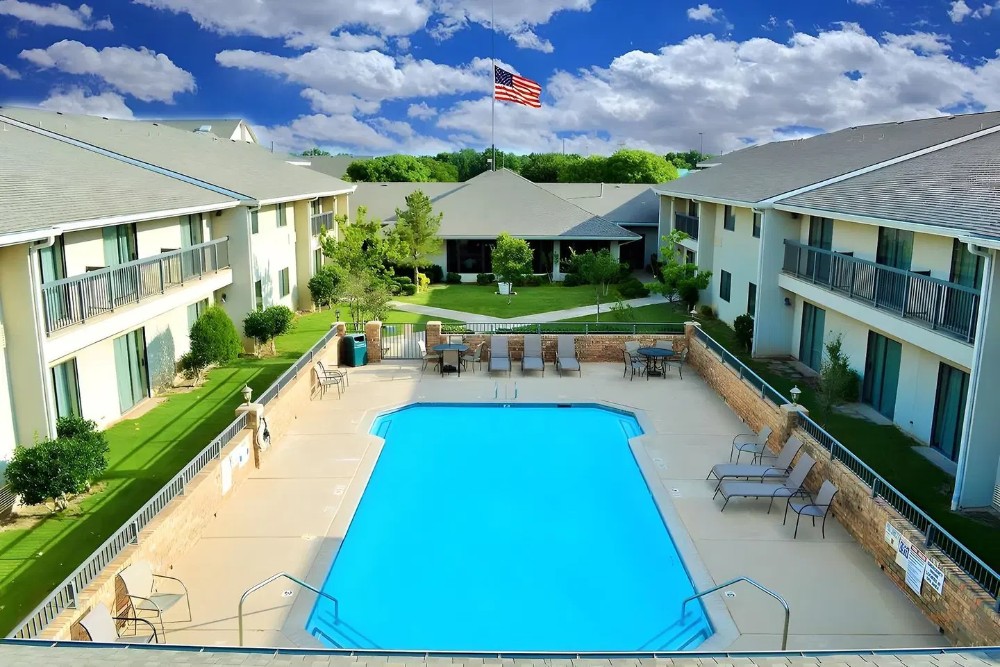 Ashmore Inn and Suites Lubbock OUTDOOR_POOL