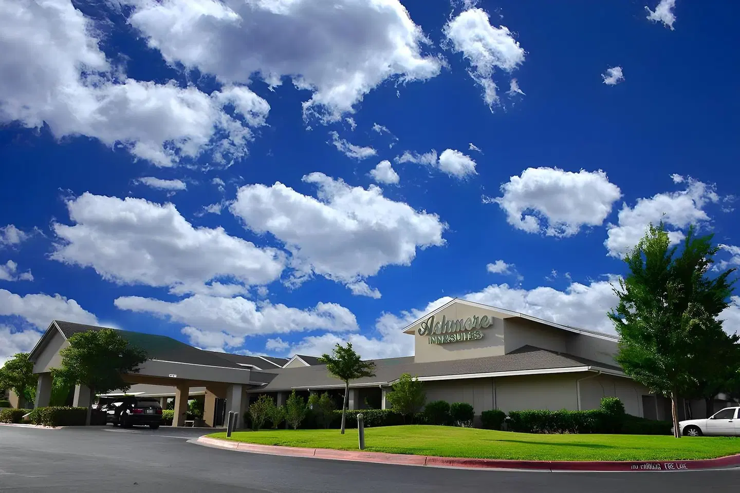 Ashmore Inn and Suites Lubbock EXTERIOR