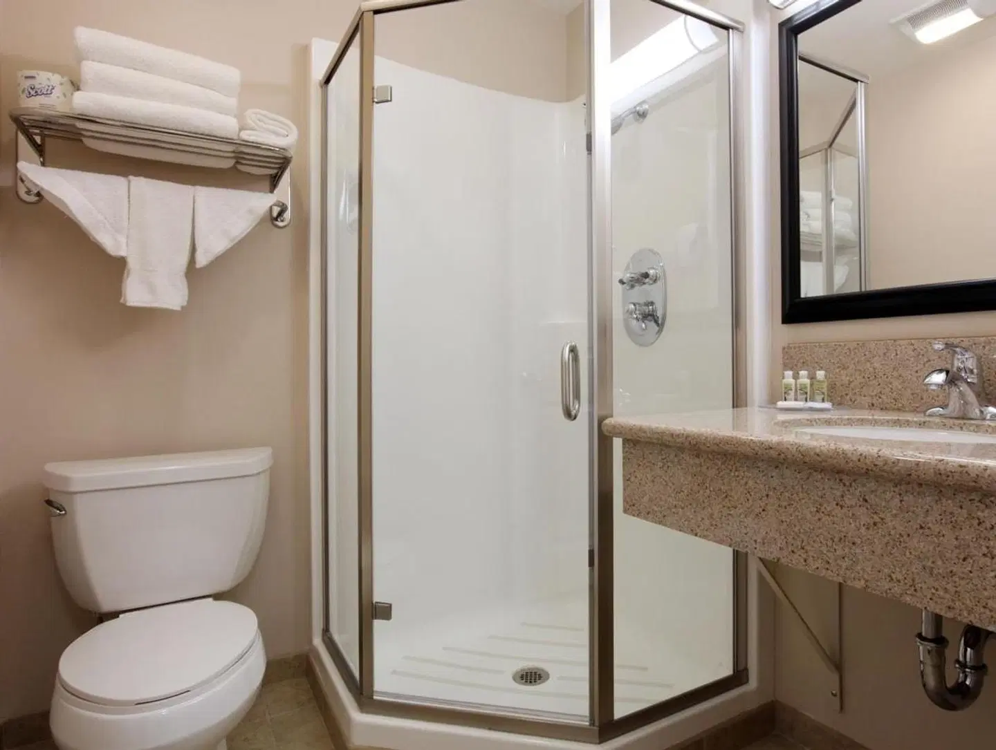 Americas Best Value Inn Riverside Badezimmer