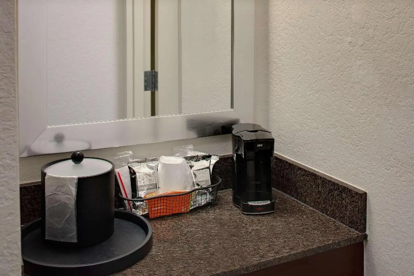 Hampton Inn Naples-Central Badezimmer