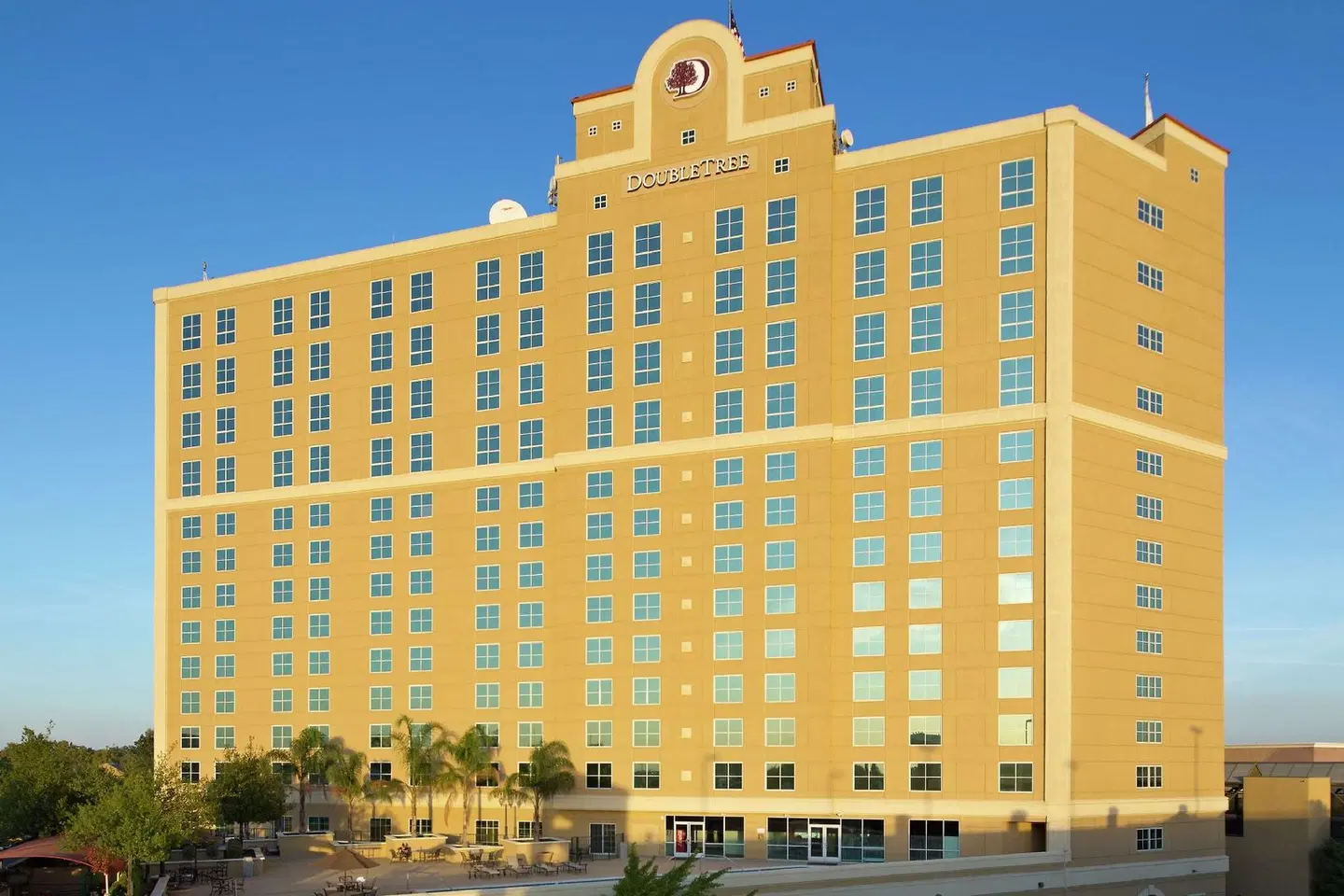 DoubleTree by Hilton Modesto EXTERIOR
