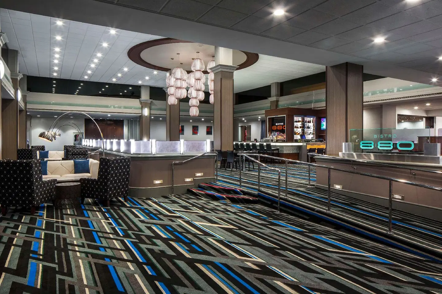 DoubleTree by Hilton Newark-Fremont Bar