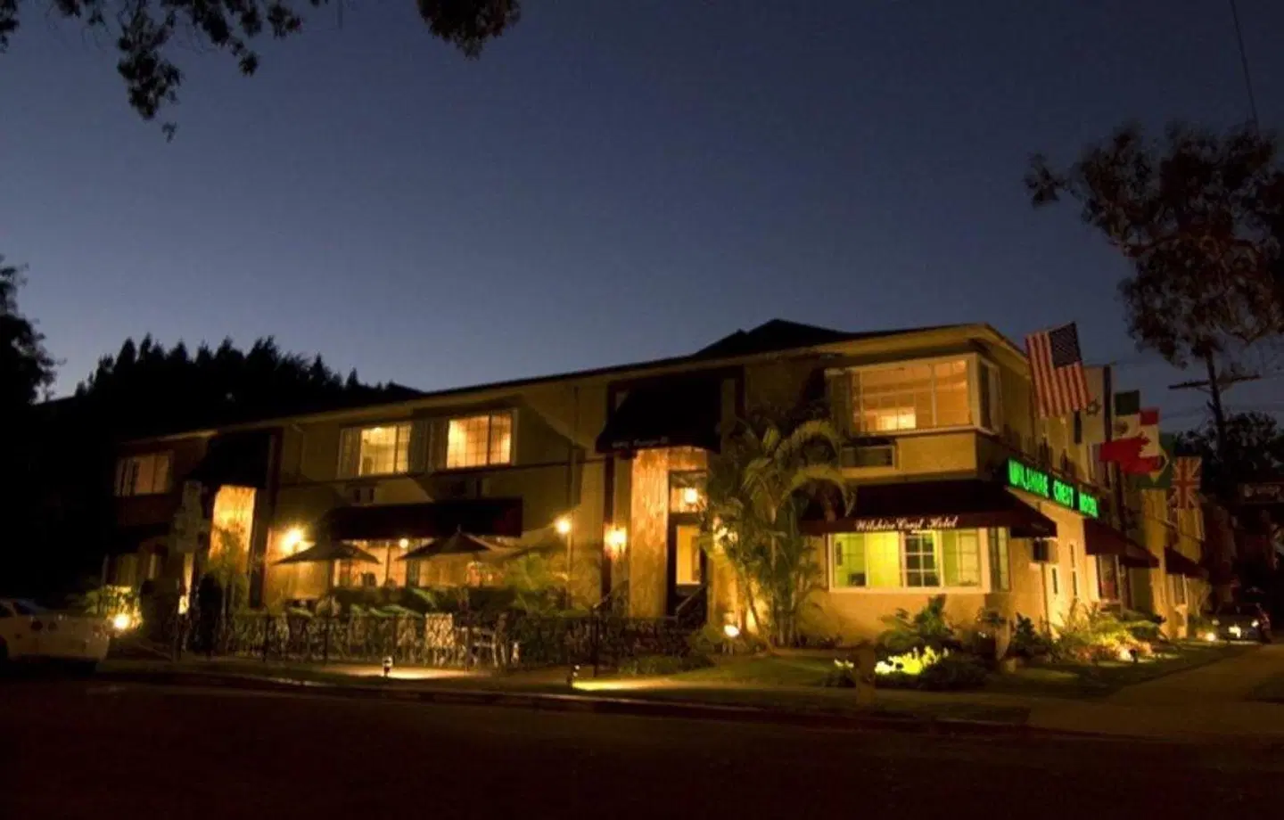 Wilshire Crest Hotel EXTERIOR