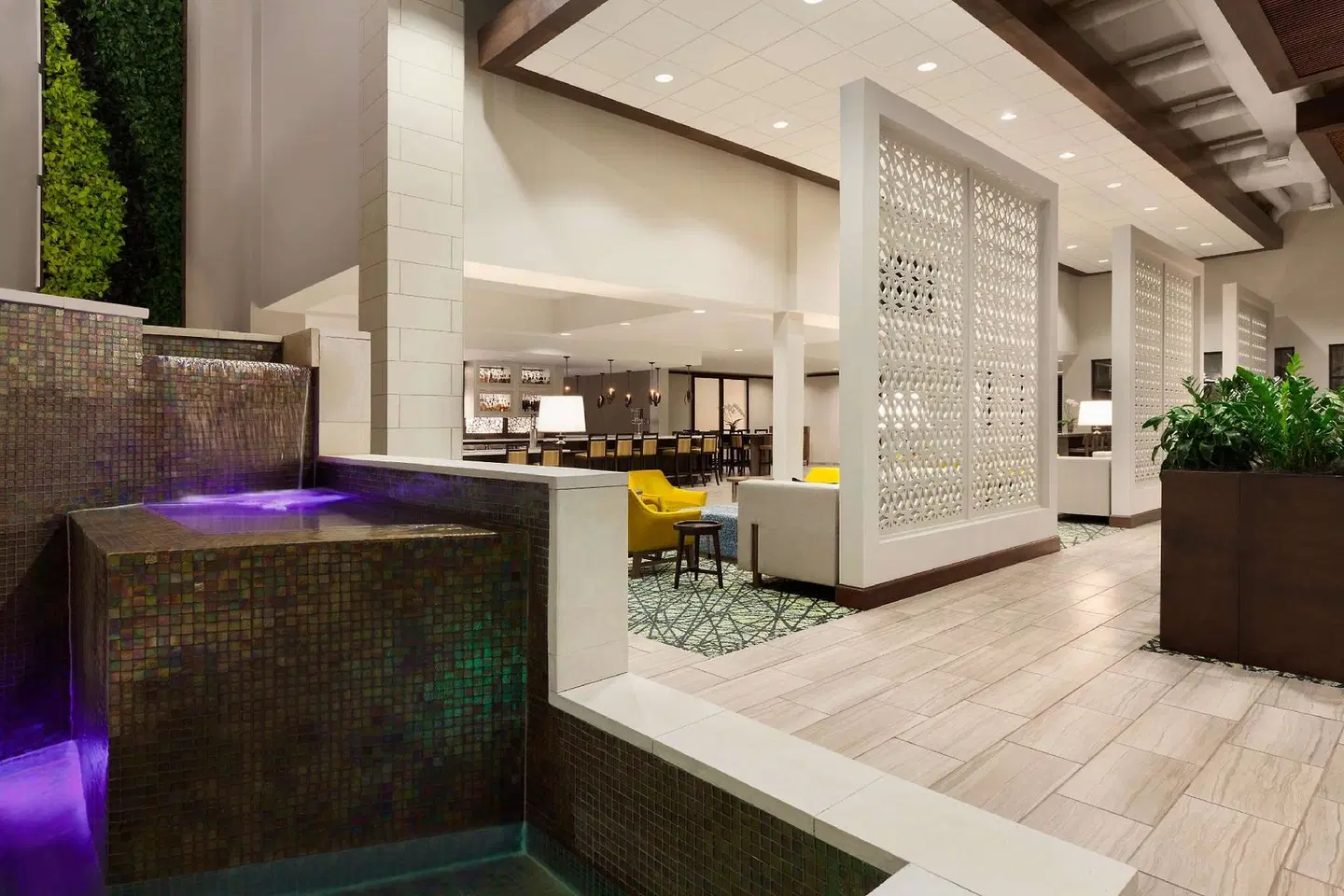 Embassy Suites by Hilton San Antonio - Brooks City Bar