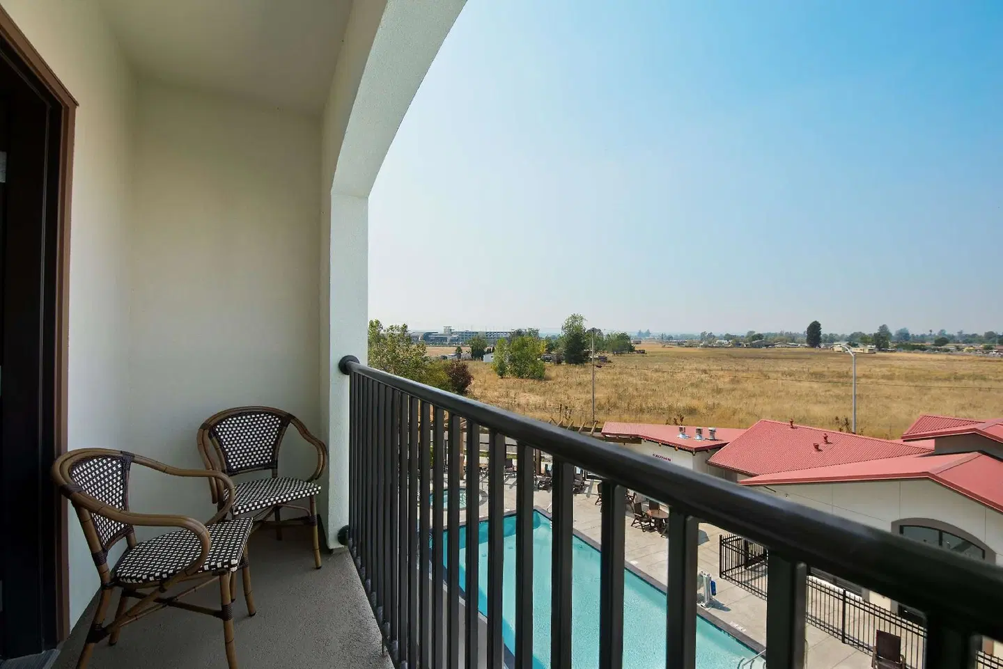Oxford Suites Sonoma County Terrasse