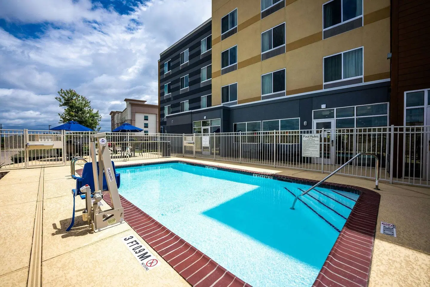 Fairfield Inn & Suites by Marriott Huntsville OUTDOOR_POOL